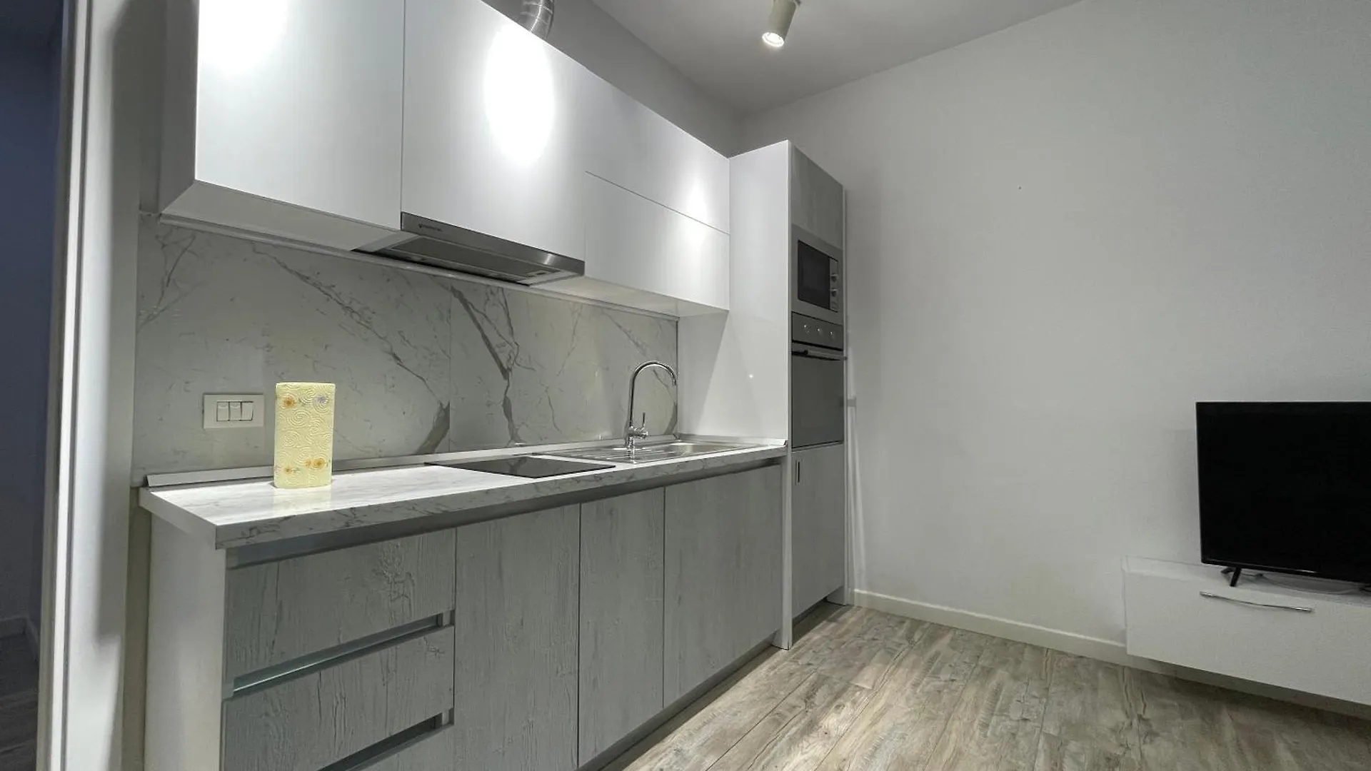 Boutique 3 - Cozy Central 1-Bedroom Tirana
