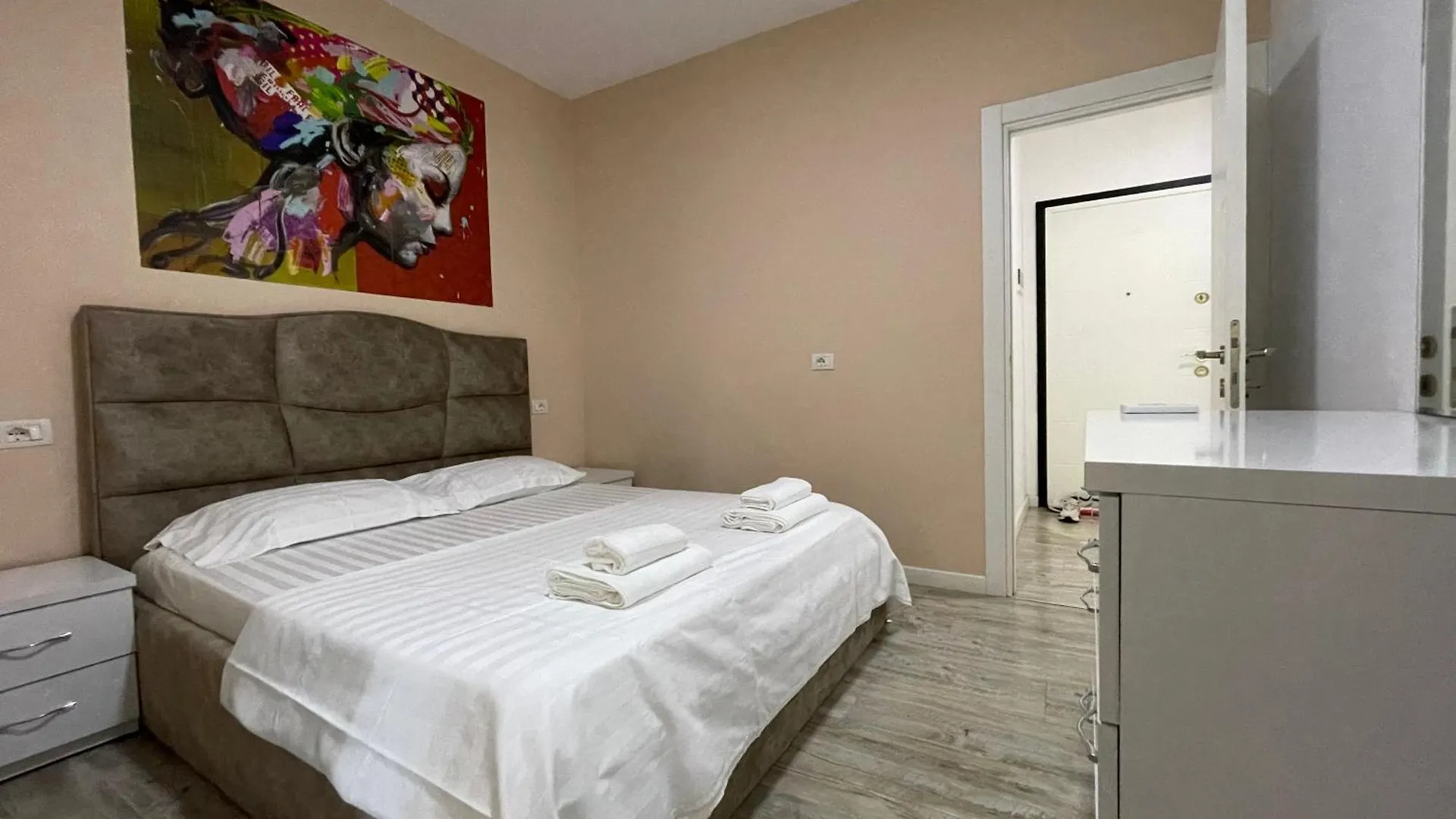 Boutique 3 - Cozy Central 1-Bedroom 0*, Τίρανα Αλβανία