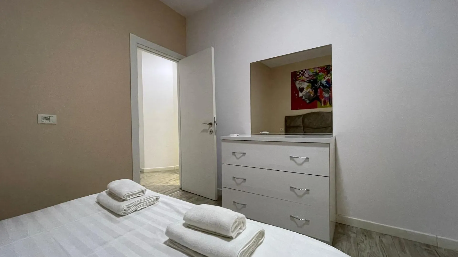 Boutique 3 - Cozy Central 1-Bedroom 0*, Τίρανα